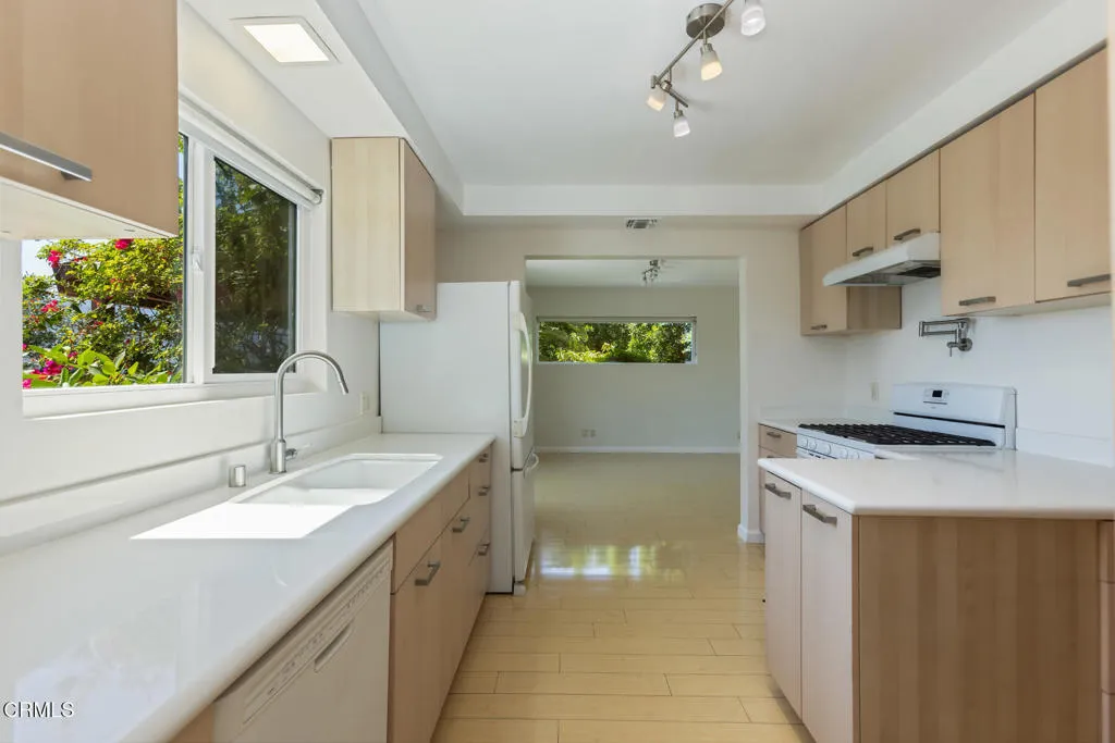 Additional image 50 of 1932 Hilldale Drive, La Canada Flintridge, CA 91011