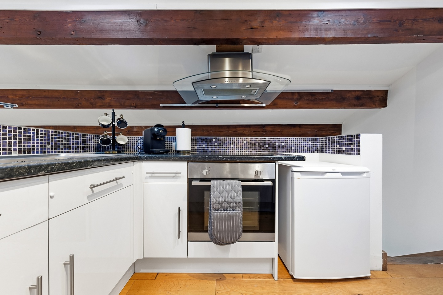 Additional image 34 of 2 Bed Flat, Ovington Mews, SW3, N1 7GU