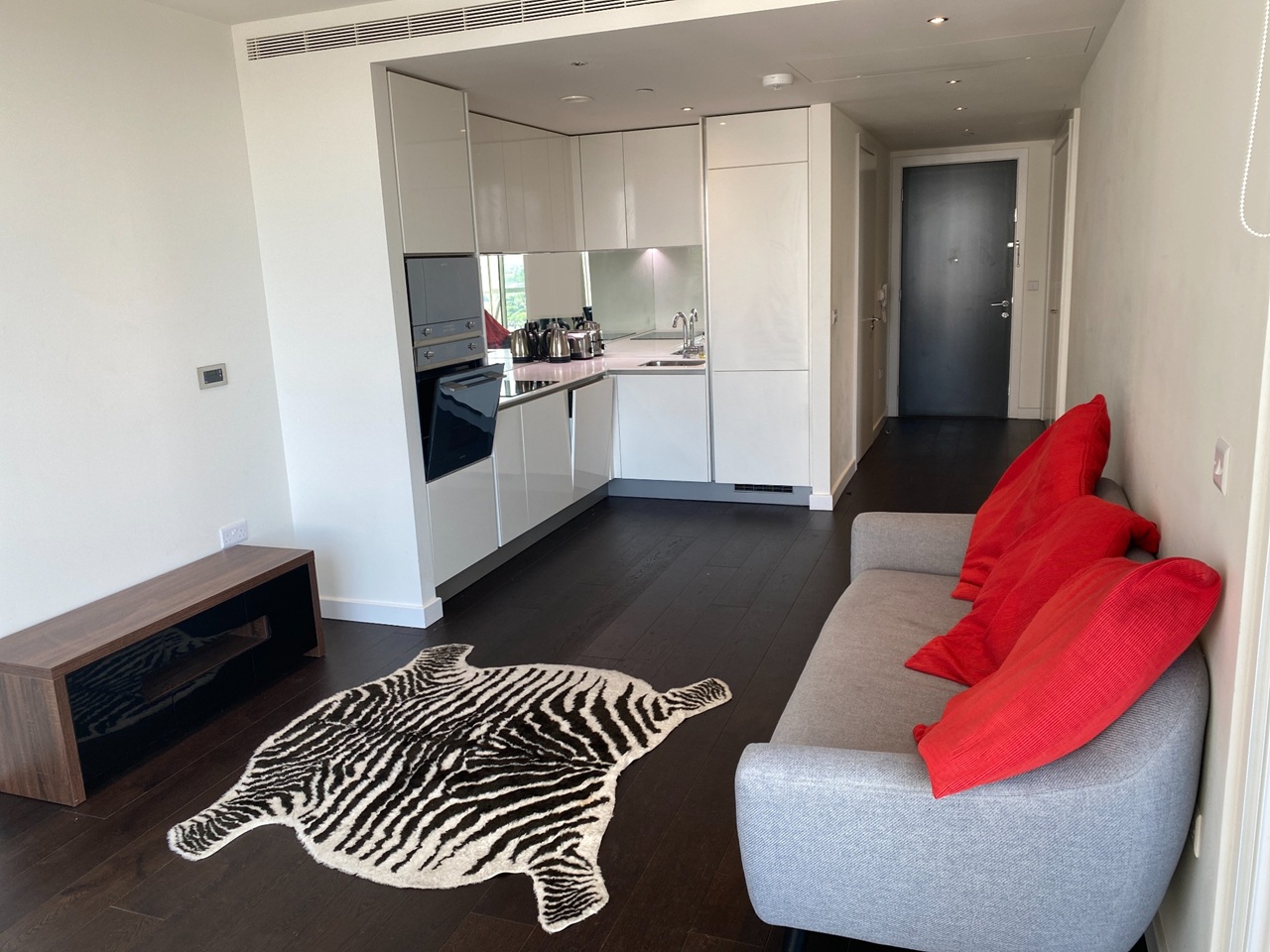 Additional image 2 of 2 Bed Flat, Skygardens, SW8, N1 7GU