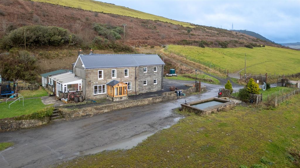 5 bed farm for saleBaglan, Cwmavon, Port Talbot SA12