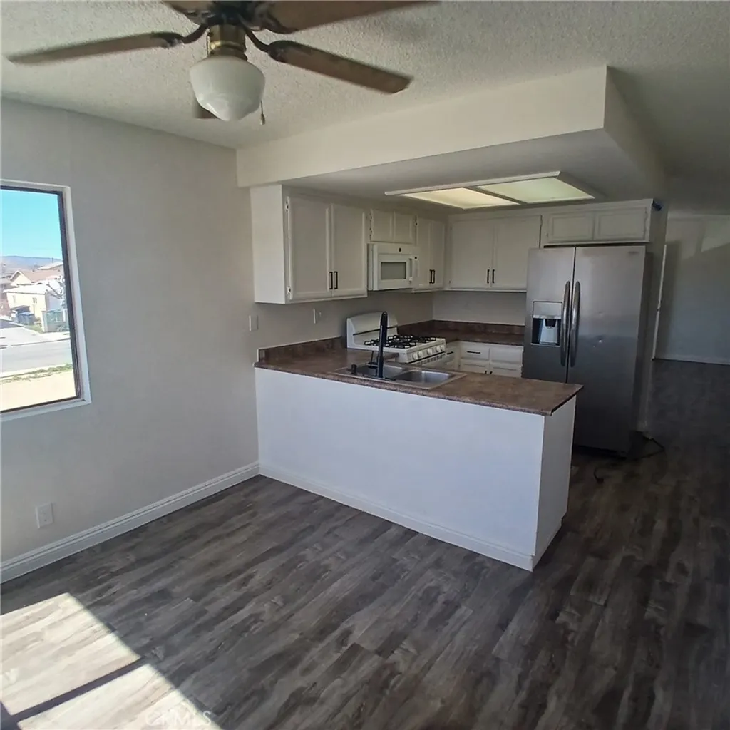 Additional image 8 of 509 E Avenue Q-2 Unit B, Palmdale, CA 93550
