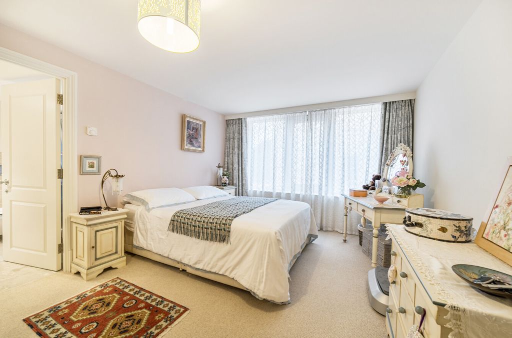 Additional image 4 of 2 bed flat for saleMaritime Square, Plymouth, Devon PL1