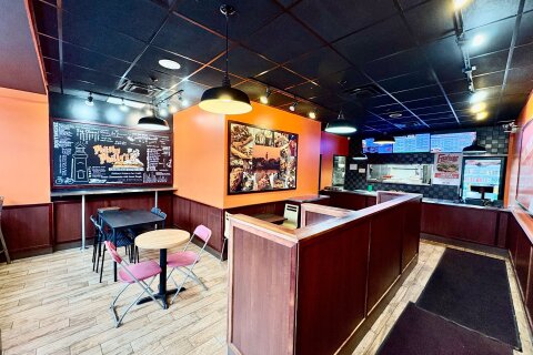 Additional image 8 of 4-114 Lakeshore Road E, Mississauga, ON, L5G 1C9