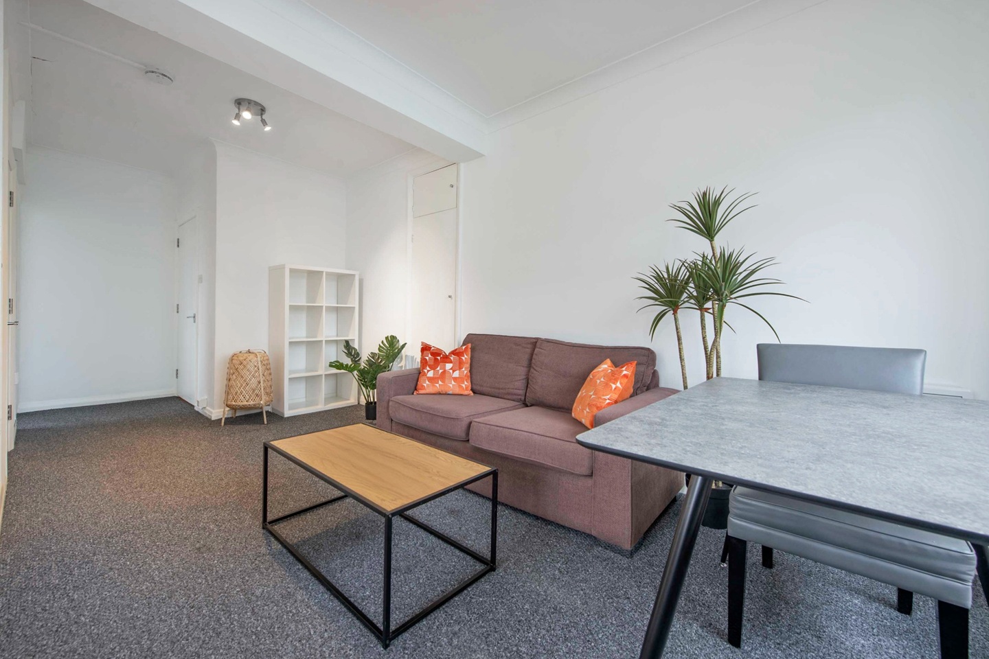 Additional image 5 of Studio Flat, Warren Court, NW1, N1 7GU