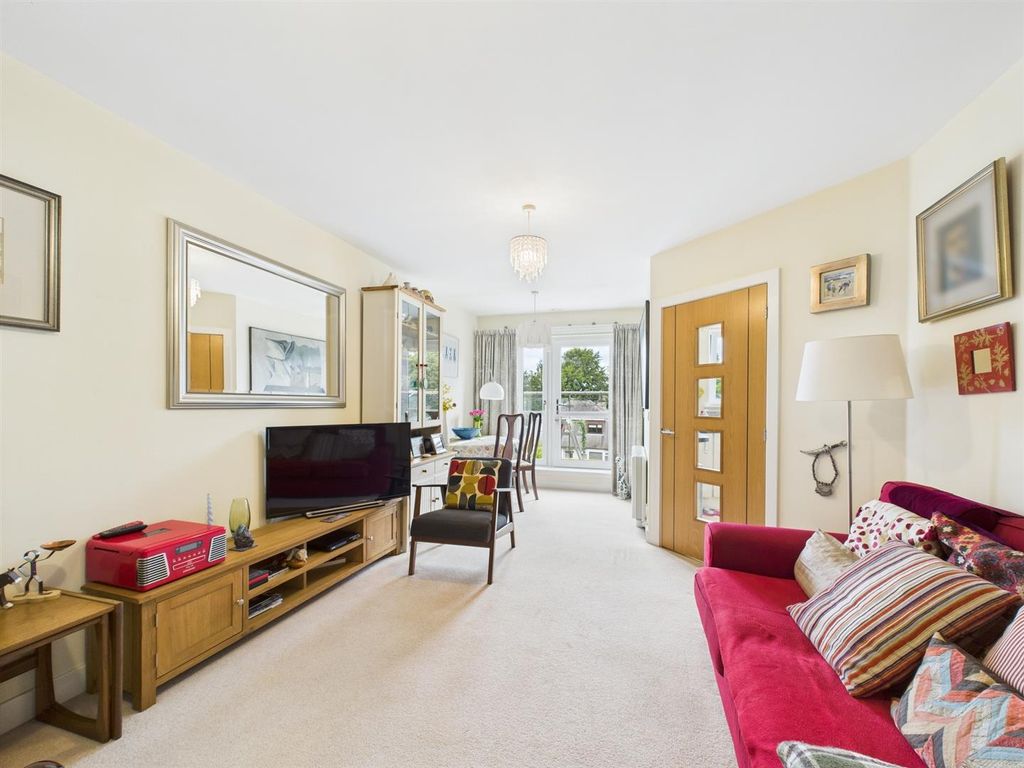 2 bed flat for sale33 Darroch Gate, Coupar Angus Road. Blairgowrie PH10