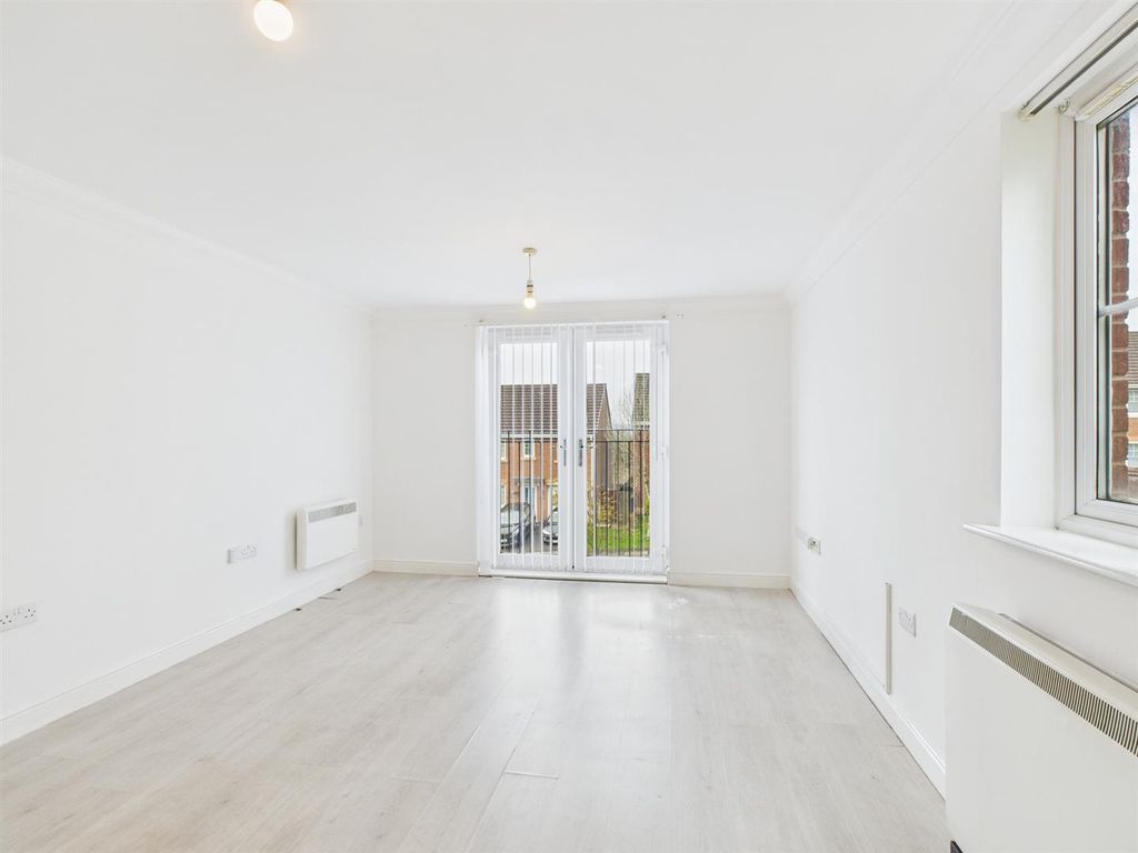 2 bed flat for saleGeraint Jeremiah Close, Neath SA11 photo 3