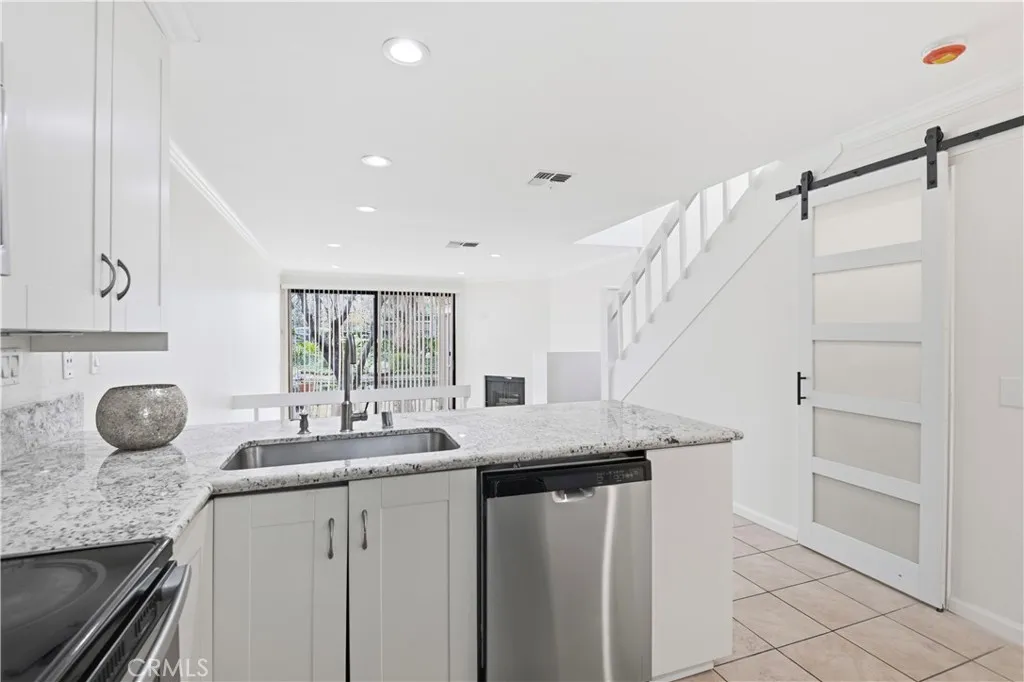 Additional image 51 of 252 Pinview, Irvine, CA 92620