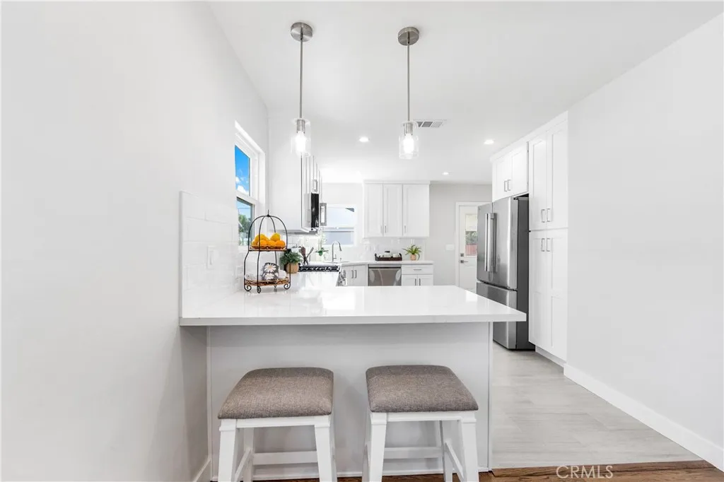 Additional image 81 of 406 Eton Dr, Burbank, CA 91504