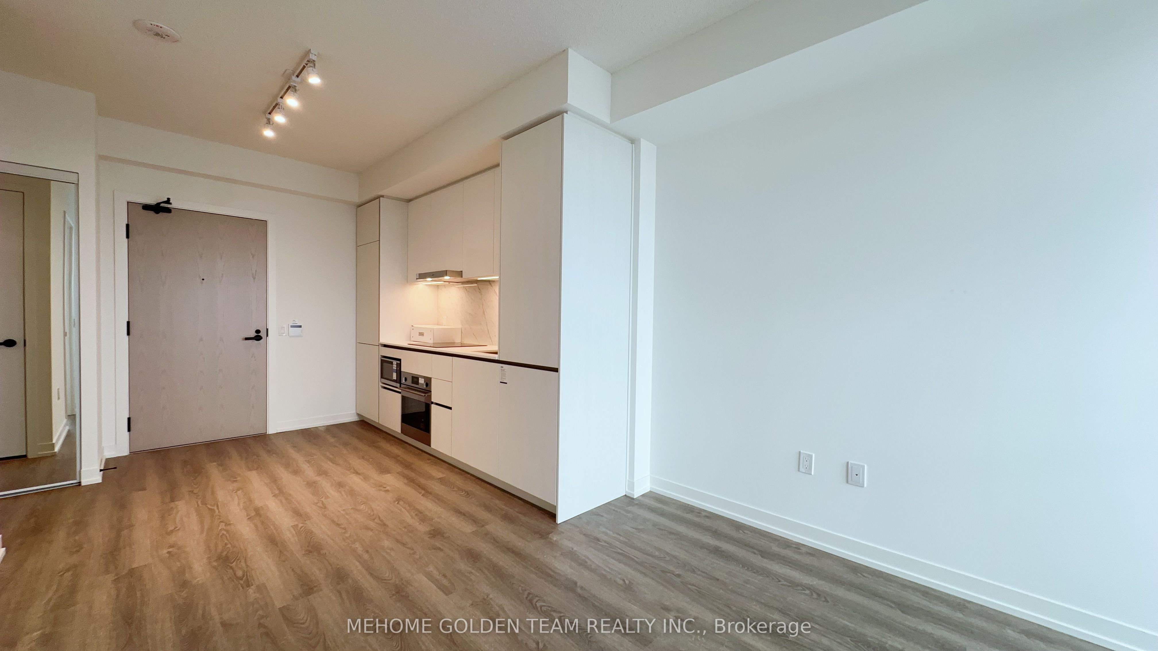 Additional image 5 of 3505 - 8 Interchange Way