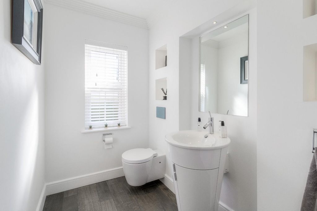 Additional image 15 of 6 bed detached house for saleBelfry Lane, Collingtree Park, Northampton NN4