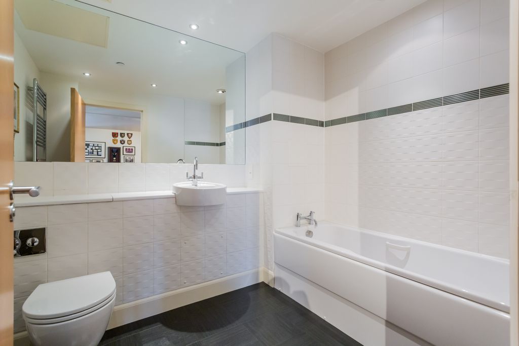Additional image 18 of 3 bed penthouse for sale4/10 Anchor Mill, Thread Street, Paisley PA1