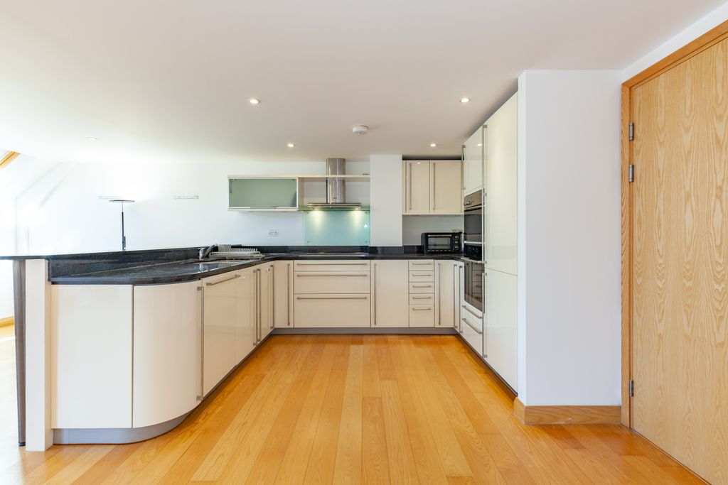 Additional image 4 of 3 bed penthouse for saleThe Lion Brewery, St Thomas' Street, Oxford OX1