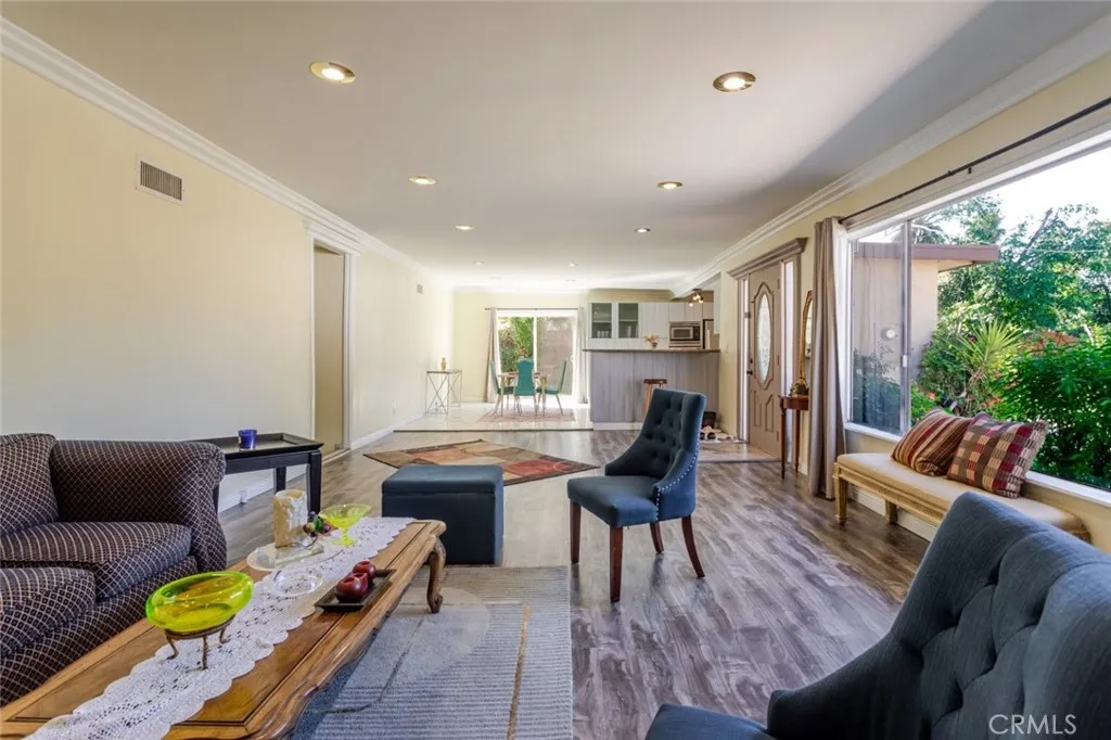 Additional image 12 of 19026 Keswick St, Reseda, CA 91335