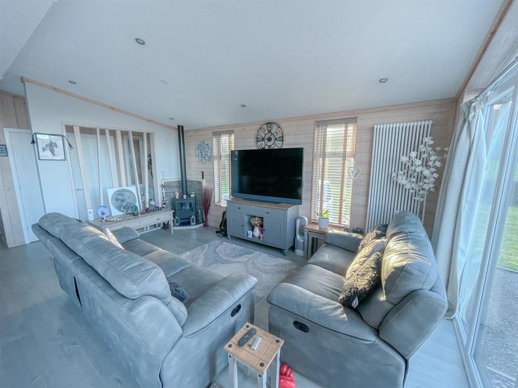 Additional image 8 of 2 bed mobile/park home for sale19 Ash Tree Park, Lower Norton Lane, Kewstoke, Weston-Super-Mare BS22