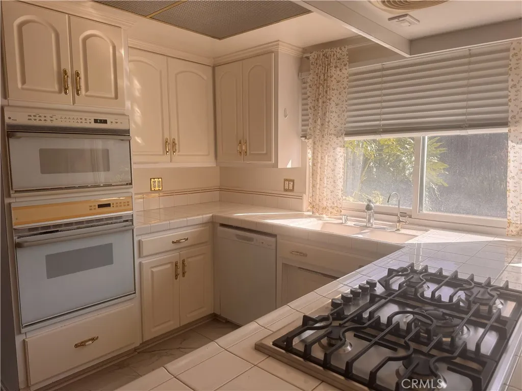 Additional image 8 of 202 S Barbara Way, Anaheim, CA 92806