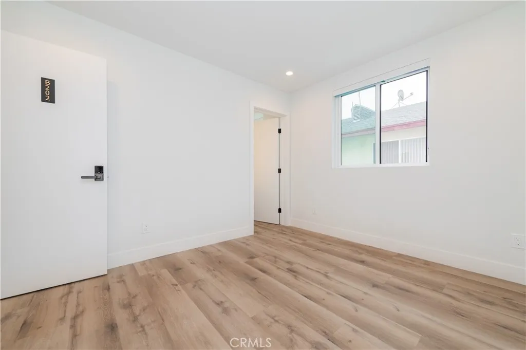 Additional image 10 of 1596 W 36th, Los Angeles, CA 90018