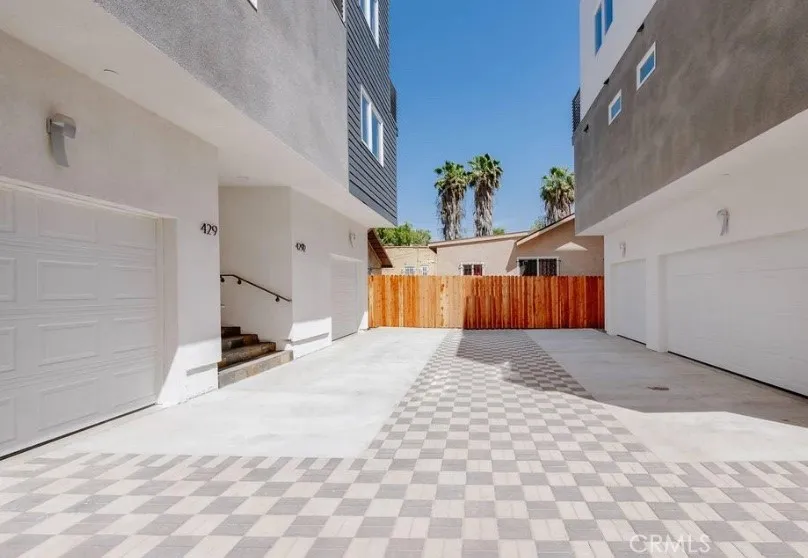 Additional image 40 of 427 N Heliotrope Dr, Los Angeles, CA 90004