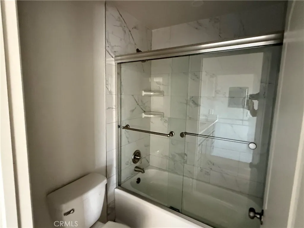 Additional image 12 of 400 N Hobart Boulevard Unit 304, Los Angeles, CA 90004