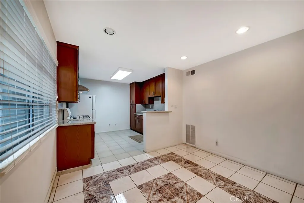 Additional image 11 of 5315 Zelzah Ave Unit 6, Encino, CA 91316