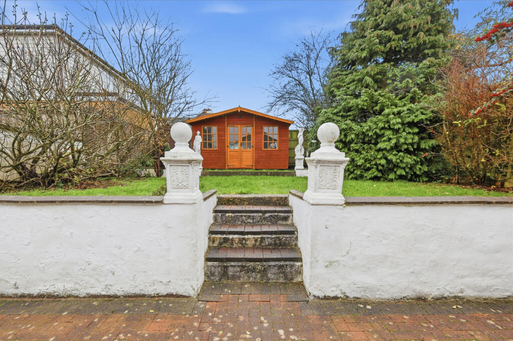 Additional image 19 of Mount Drive, Park Street, St. Albans