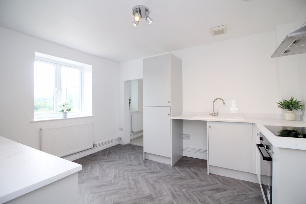 Additional image 3 of 2 bed flat for saleCilfynydd Road, Cilfynydd, Pontypridd CF37