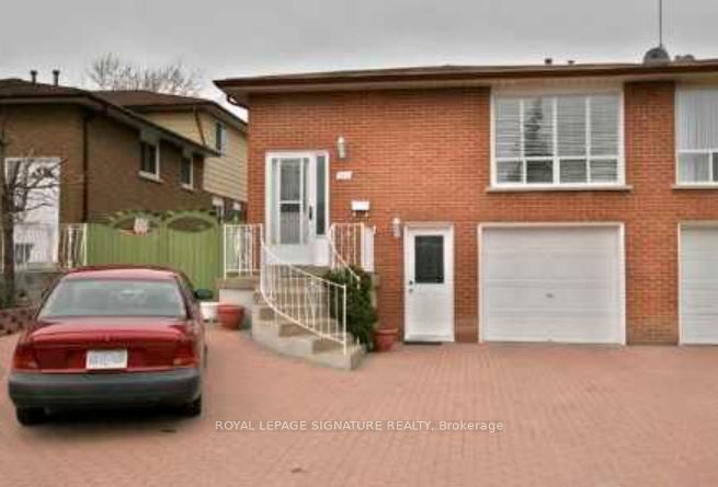 (Upper Unit)-388 Pinemeadow Avenue, Mississauga, ON, L5B 2J9