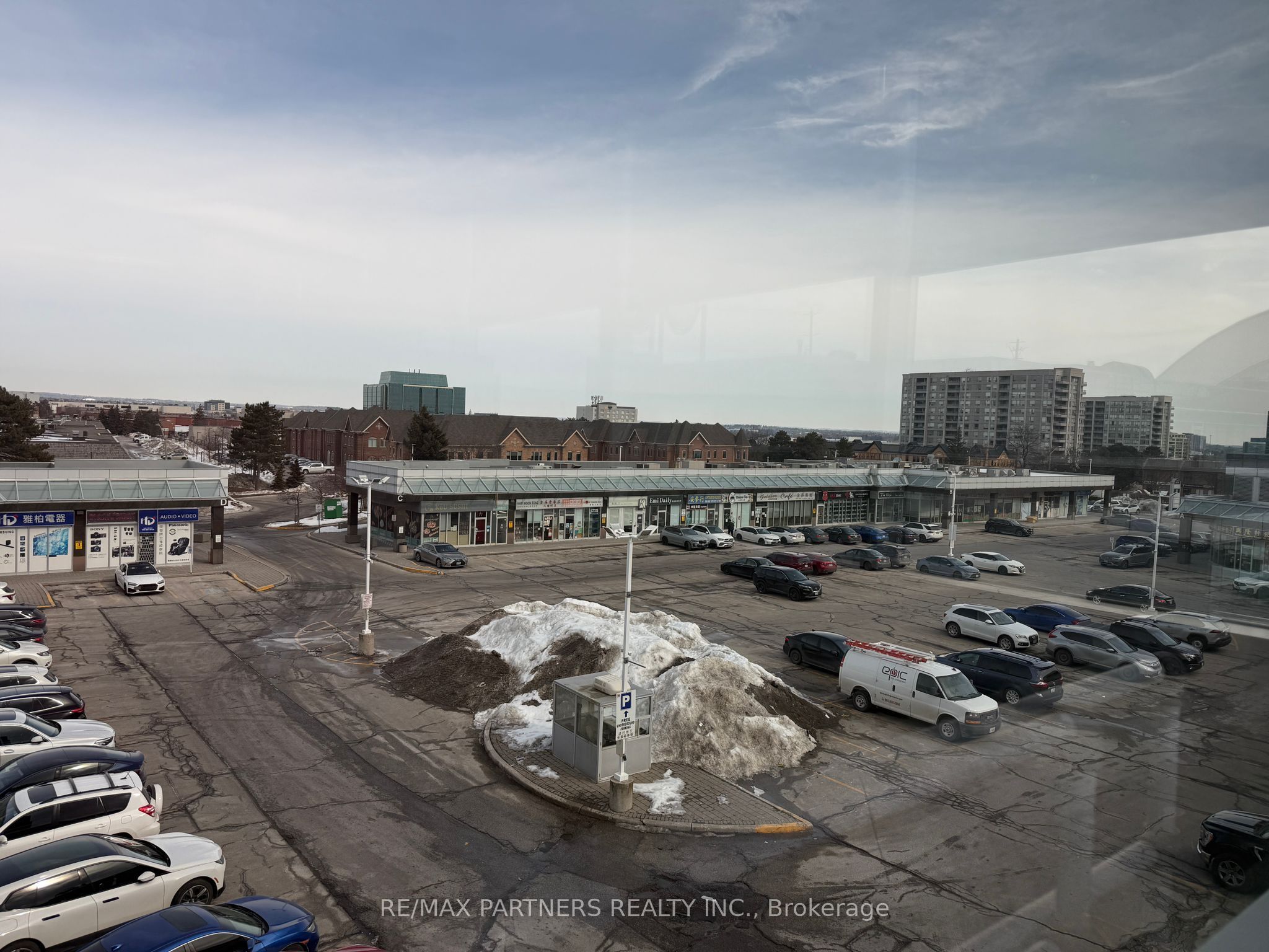 Additional image 4 of 323&325-550 Highway 7 N/a E, Richmond Hill, ON, L4B 3Z4