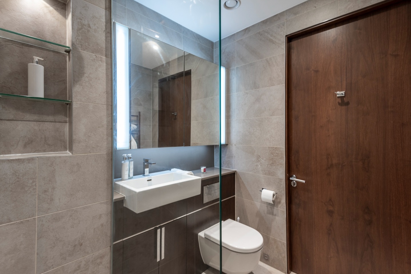 Additional image 15 of 2 Bed Flat, The Embassy Suite Madeira Tower Nine, SW11, N1 7GU