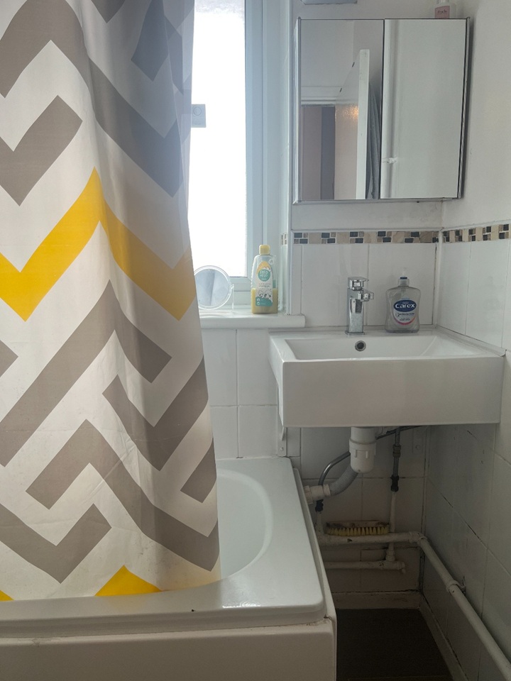 Additional image 18 of Room in a Shared Flat, Offham House, SE17, SE17 1TW