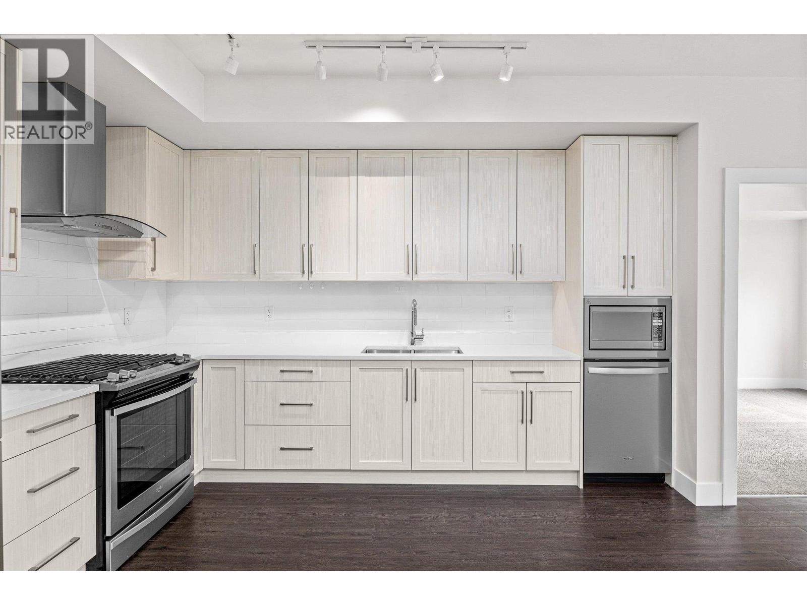 Additional image 6 of 105-4380 Lakeshore Road, Kelowna, BC, V1W5N3