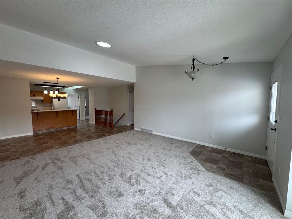 Additional image 6 of 5403 47 Street, Lacombe, AB, T4L2H5