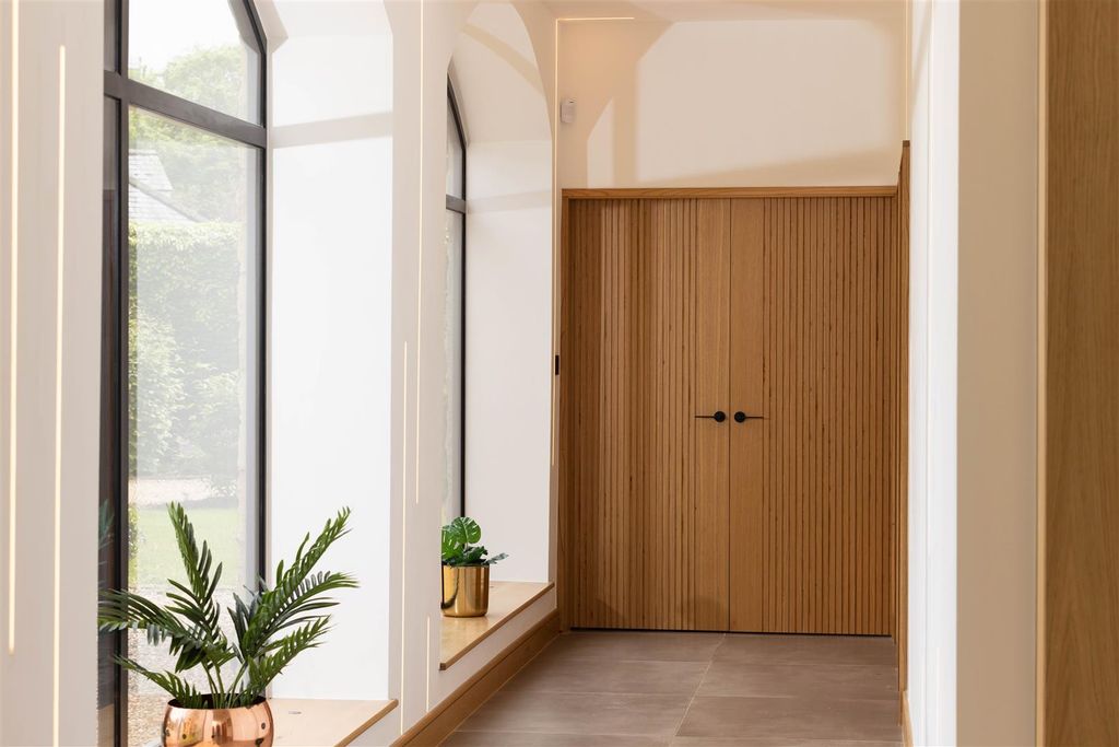 Additional image 12 of 5 bed detached house for saleCrocodile House, Manor Gardens, Thorner, Leeds LS14