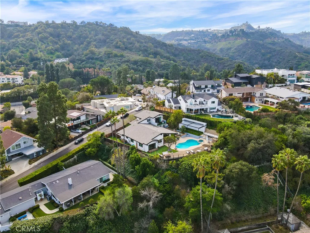 11308 Dona Teresa Drive, Studio City, CA 91604