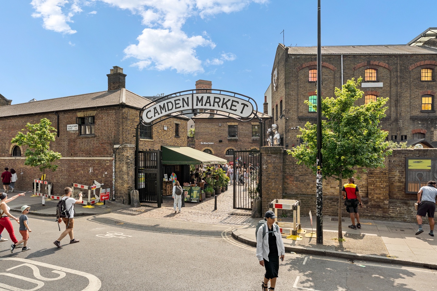 Additional image 2 of 1 Bed Flat, Chalk Farm Road, NW1, N1 7GU