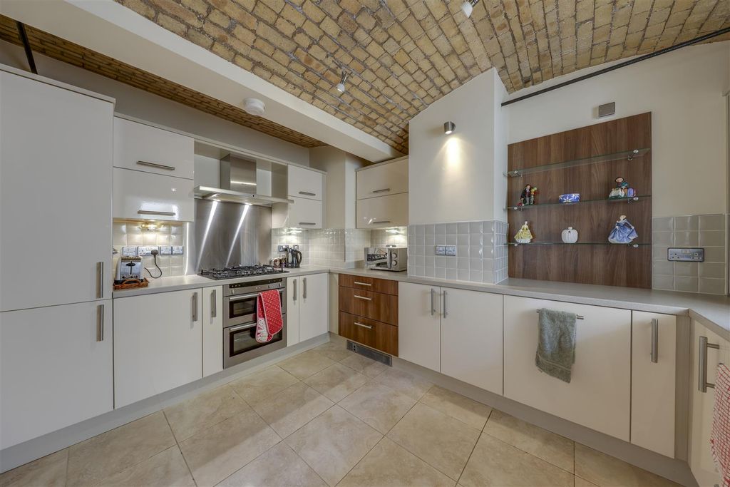 3 bed flat for saleLea Bank Hall, College Lane, Rawtenstall, Rossendale - Incredible, Spacious Apartment In Unique, Exclusive Gated Setting BB4
