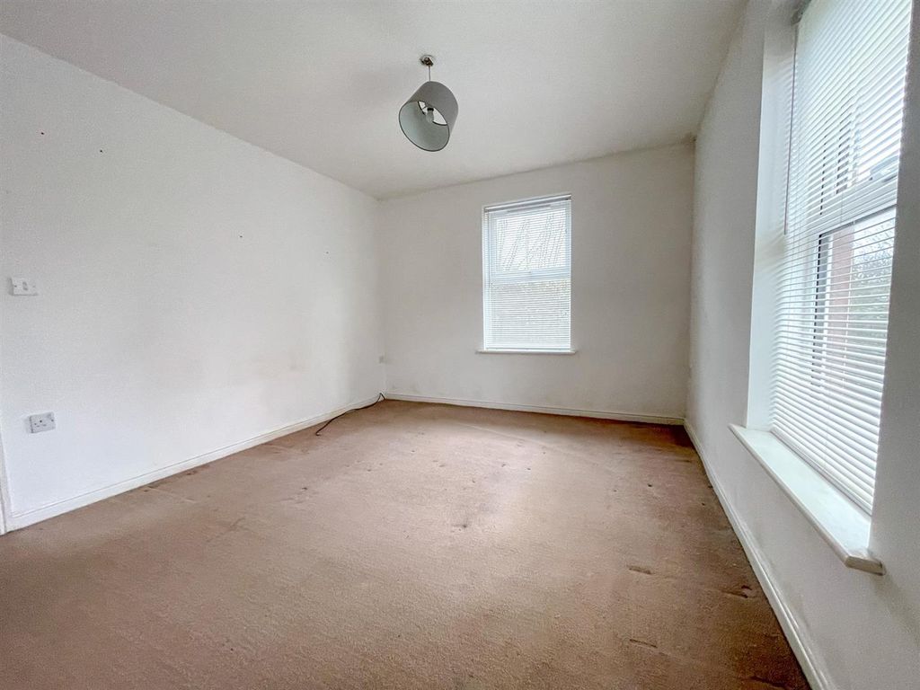 2 bed flat for saleLongridge Way, Weston-Super-Mare BS24 photo 5