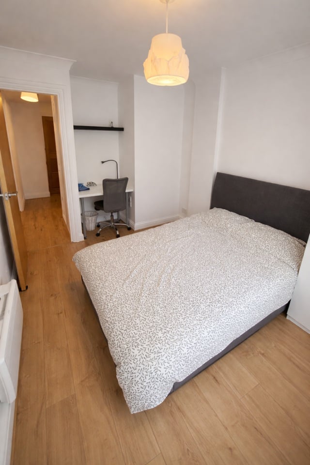 Additional image 4 of 2 Bed Flat, Lizmans House, NW1, N1 7GU