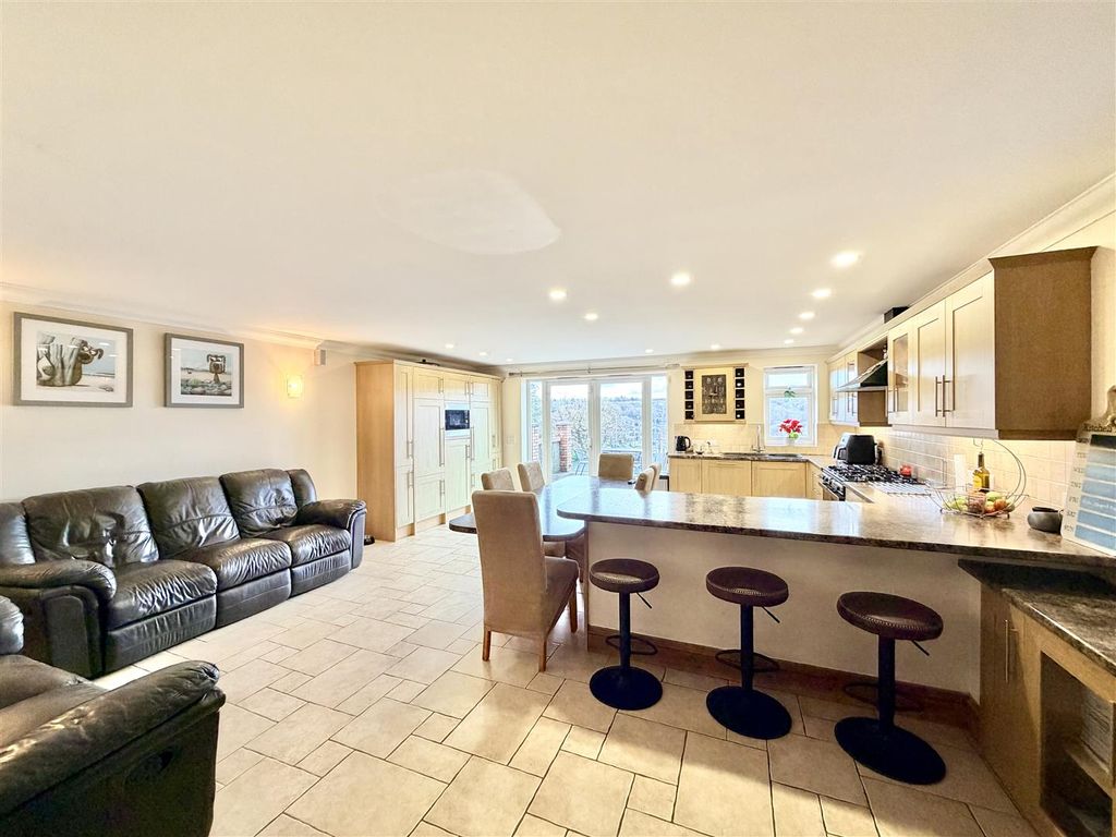 Additional image 2 of 6 bed property for salePlymstock, Plymouth PL9