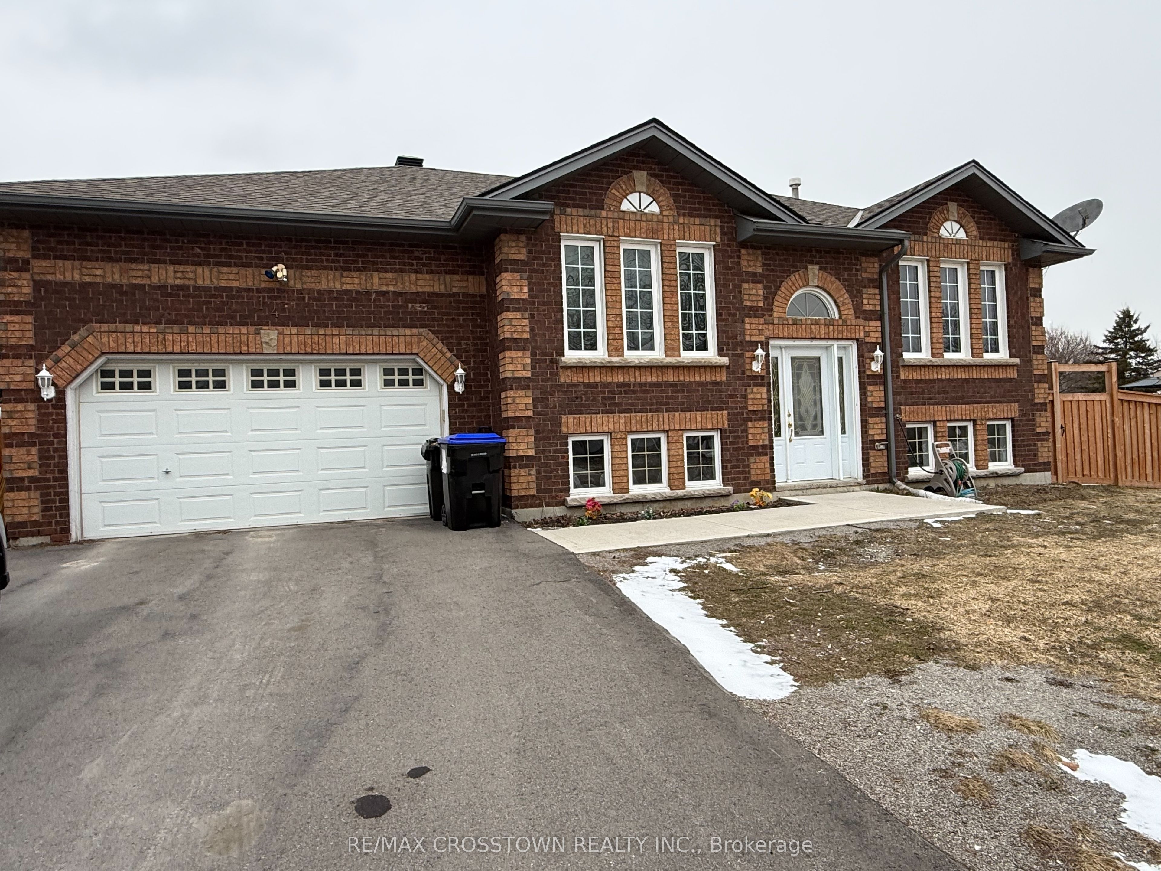 Lower-14 Marshall Crescent, Essa, ON, L3W 0T6