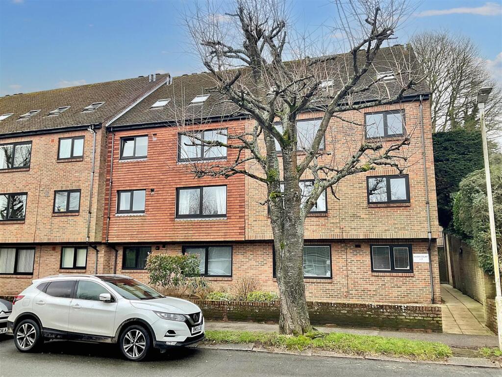 River Court Lewisham Road, River