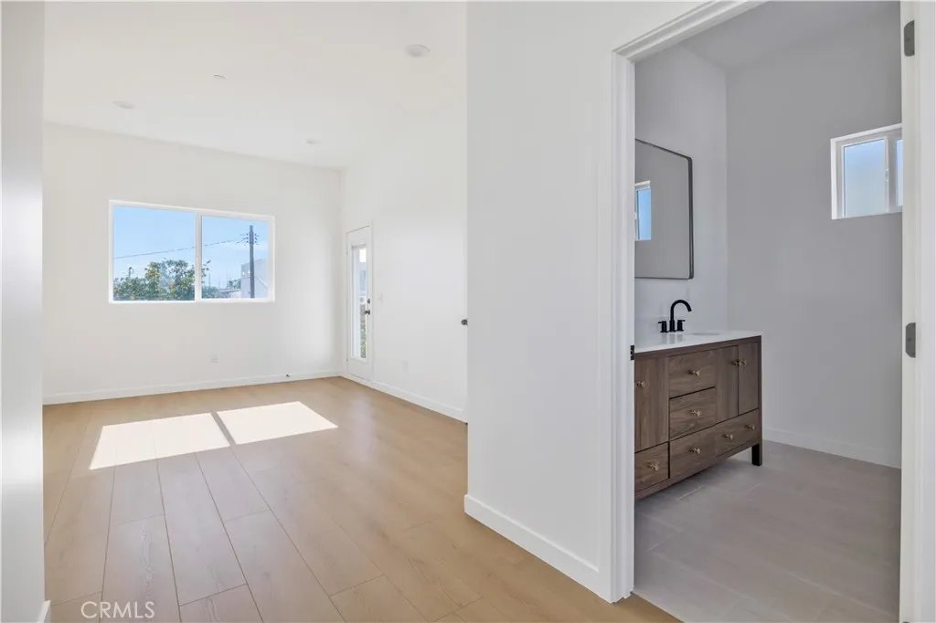 Additional image 29 of 10905 Dalerose Ave Unit B, Inglewood, CA 90304