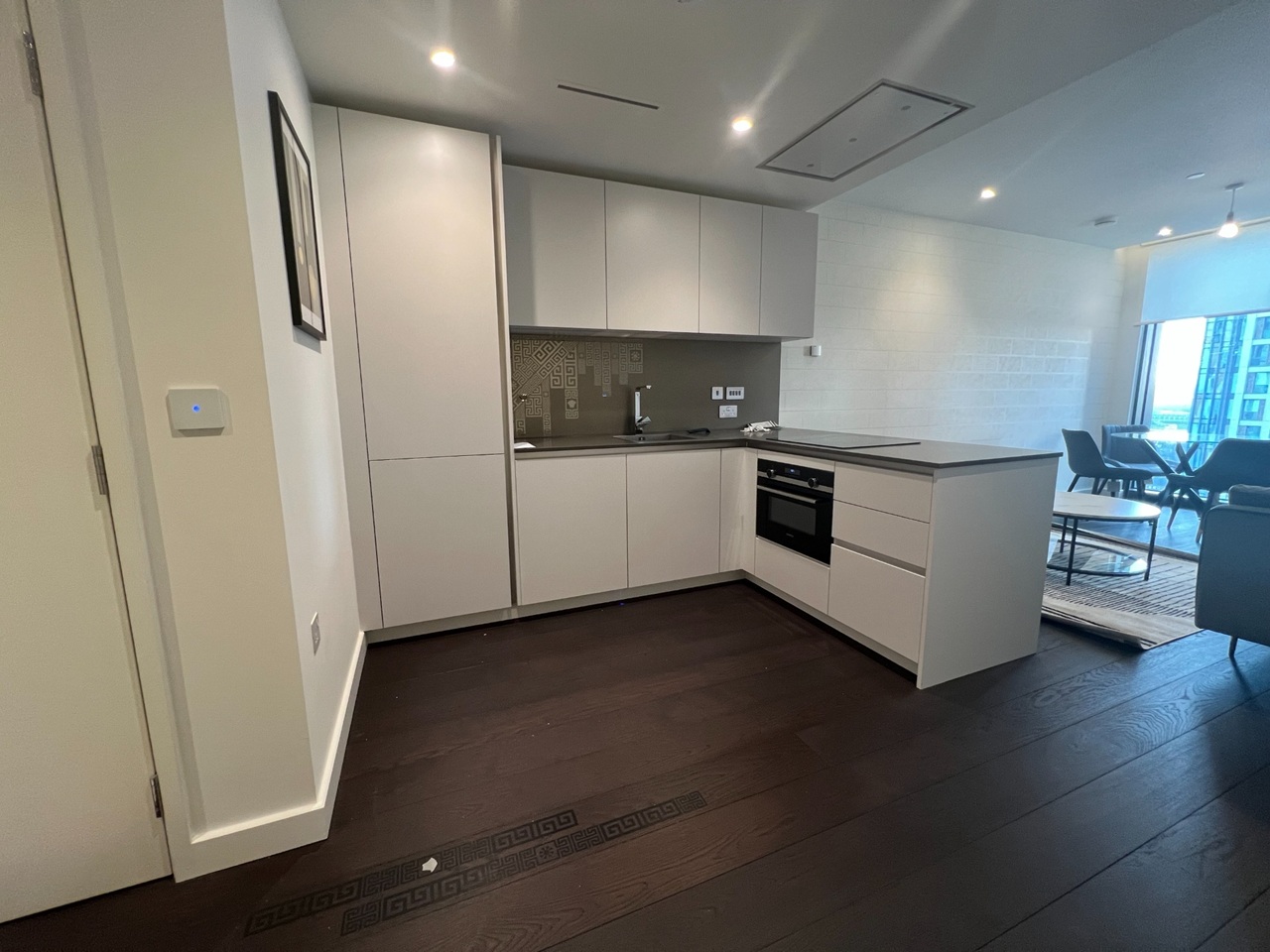 1 Bed Flat, Bondway, SW8, N1 7GU