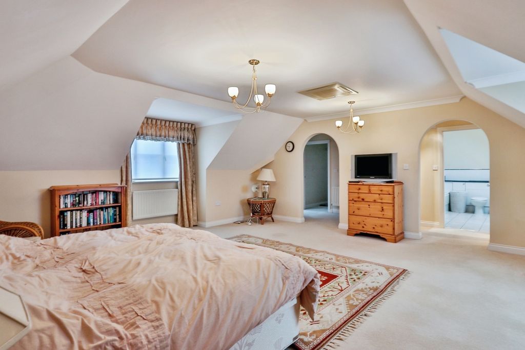 Additional image 6 of 4 bed flat for saleGrove Road, Bournemouth, Dorset BH1