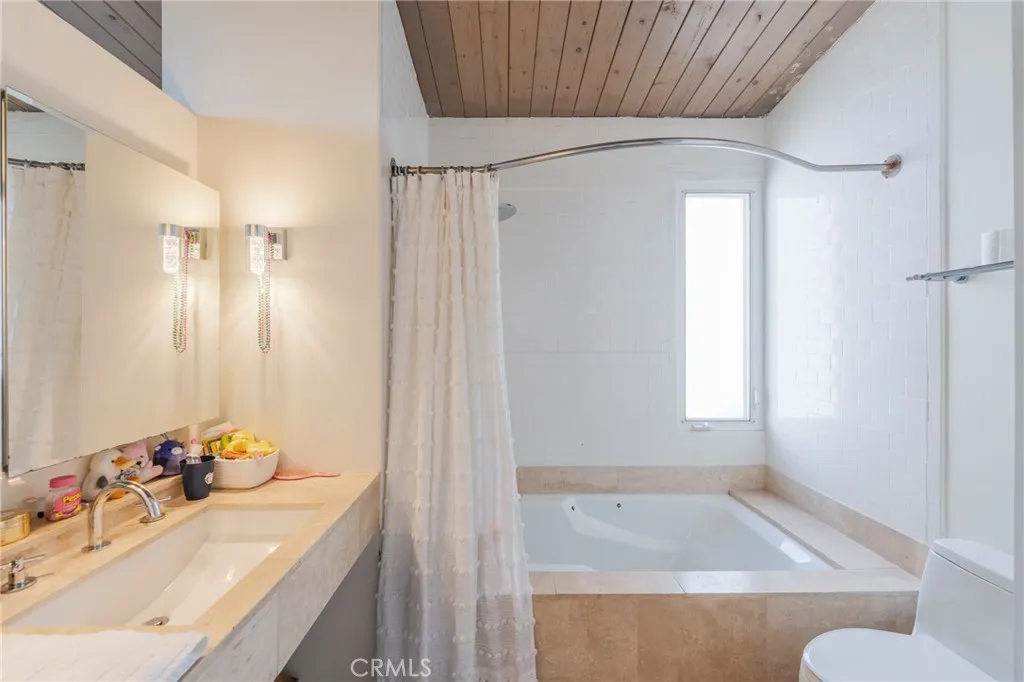 Additional image 70 of 2404 Laurel Avenue, Manhattan Beach, CA 90266