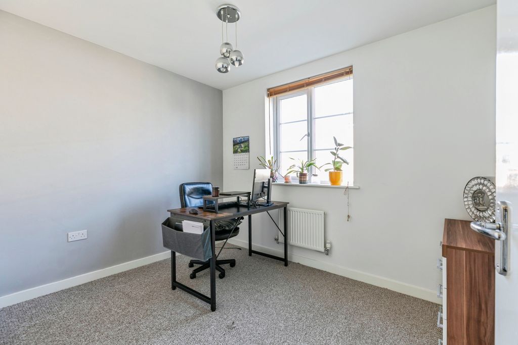 Additional image 11 of 2 bed flat for saleMolyneux Square, Peterborough PE7