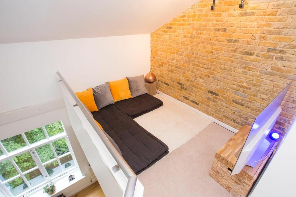 Additional image 7 of Mill Race, River, CT17