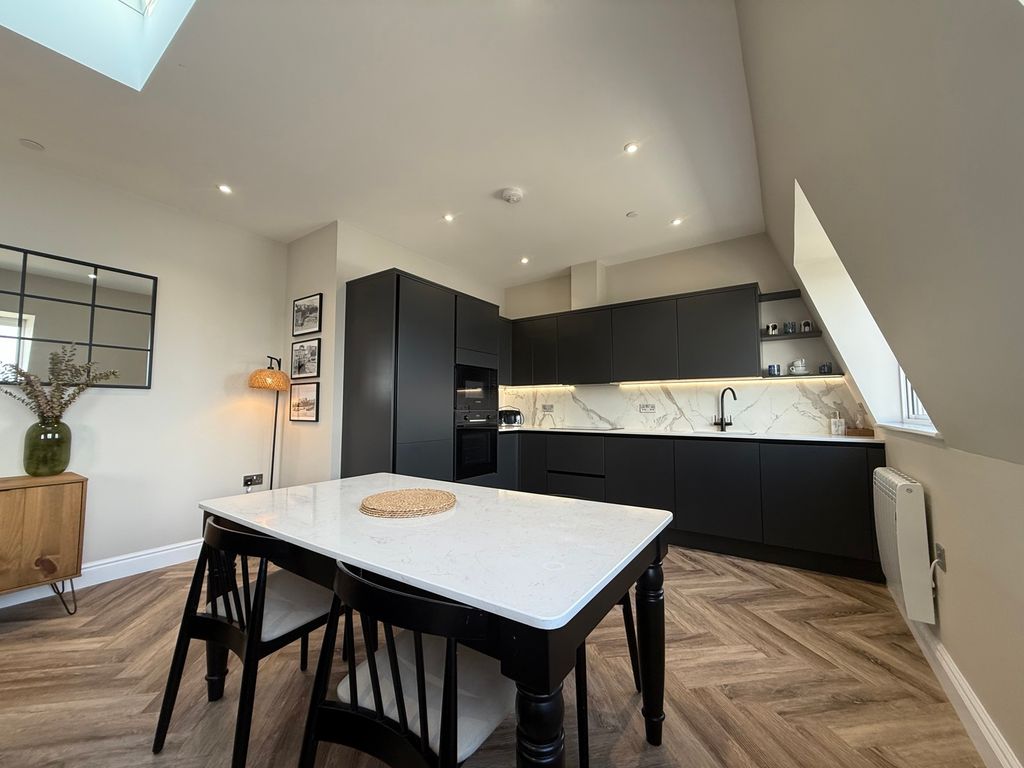 Additional image 5 of 2 bed flat for saleFlat 11, Croft House, The Croft, Tenby, Pembrokeshire SA70