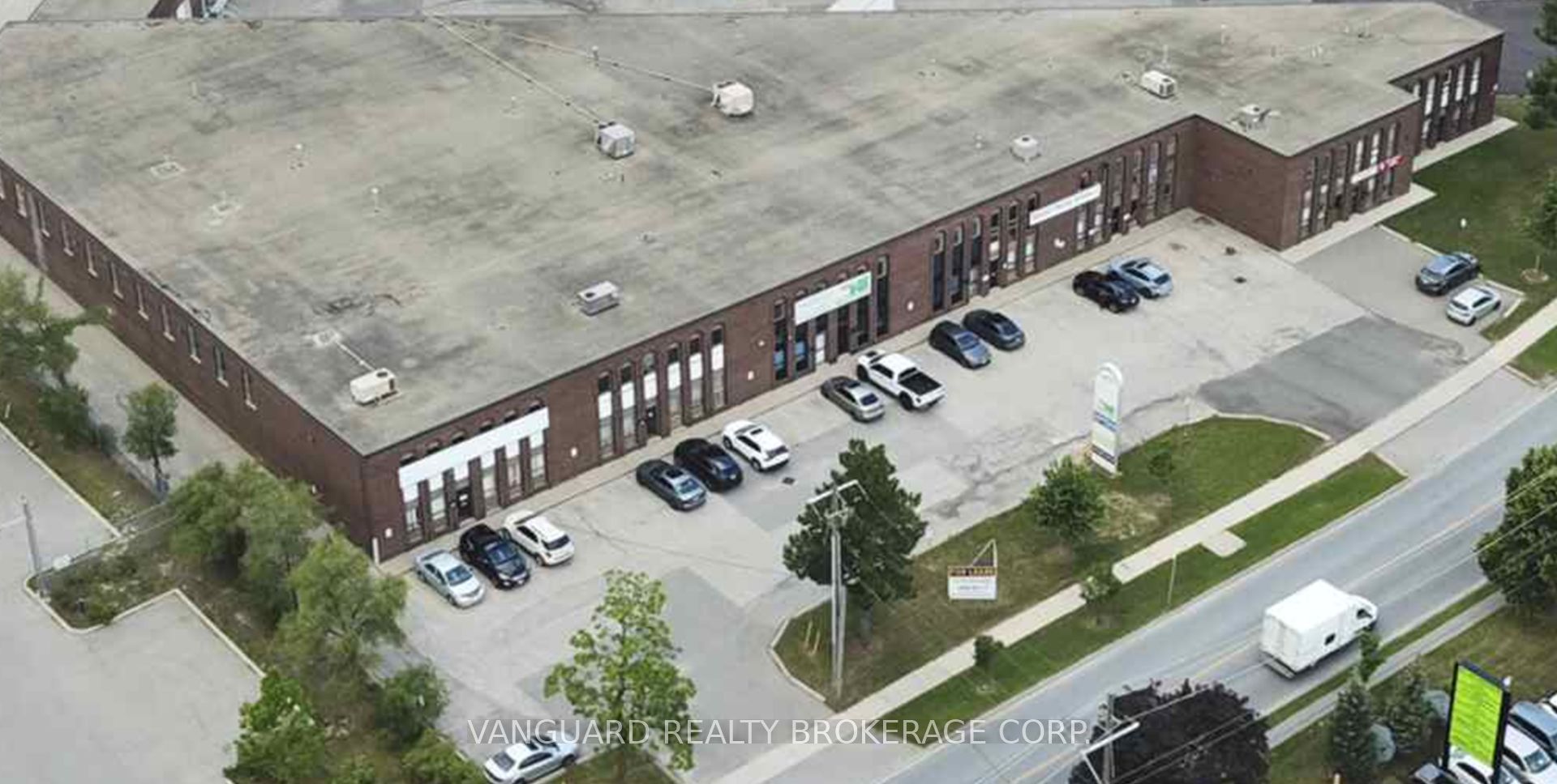 1-4-4476 Chesswood Drive, Toronto, ON, M3J 2B9