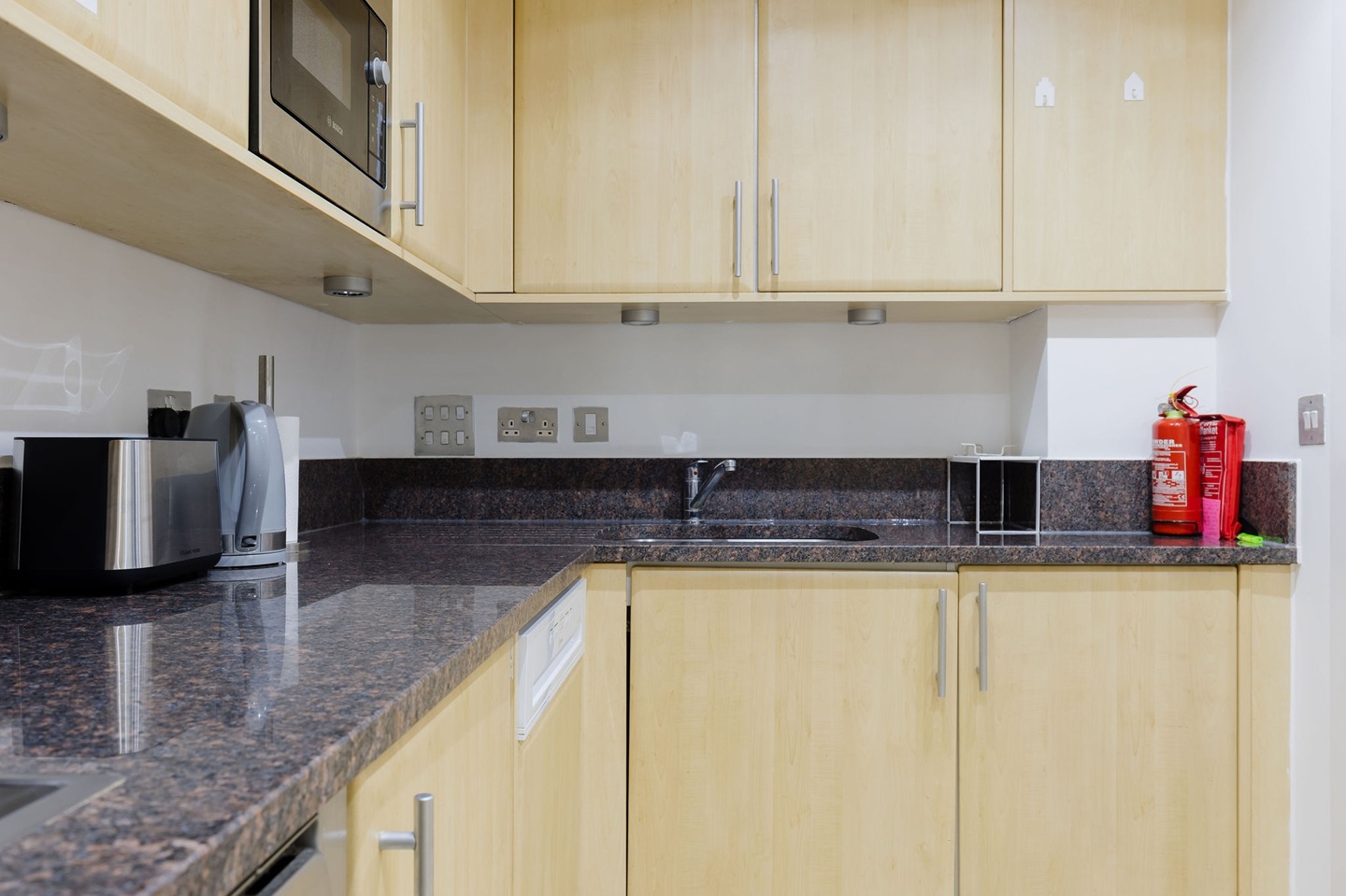 Additional image 16 of 2 Bed Flat, St George Wharf, SW8, N1 7GU