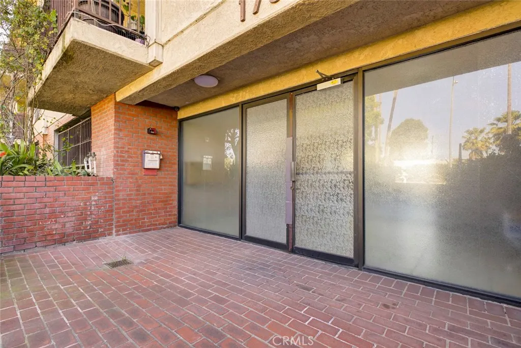 Additional image 56 of 17522 Sherman Way Unit 202, Van Nuys, CA 91406
